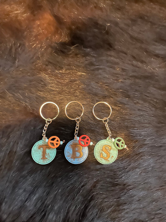 Customizable letter keychain